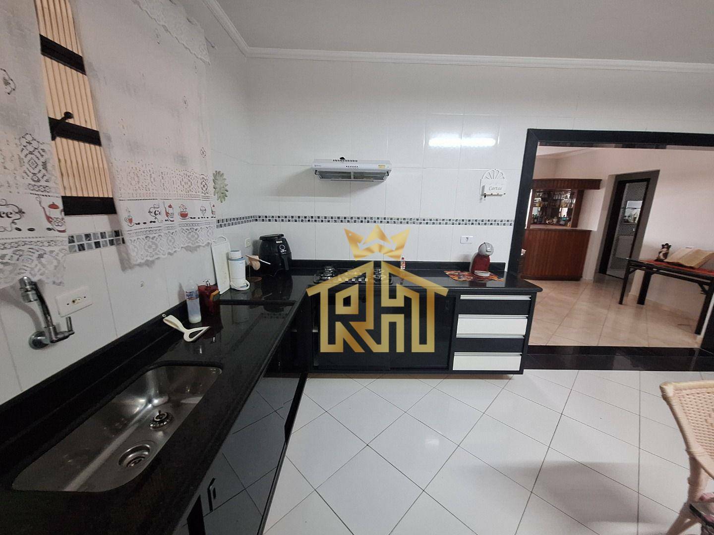 Apartamento à venda com 3 quartos, 192m² - Foto 31