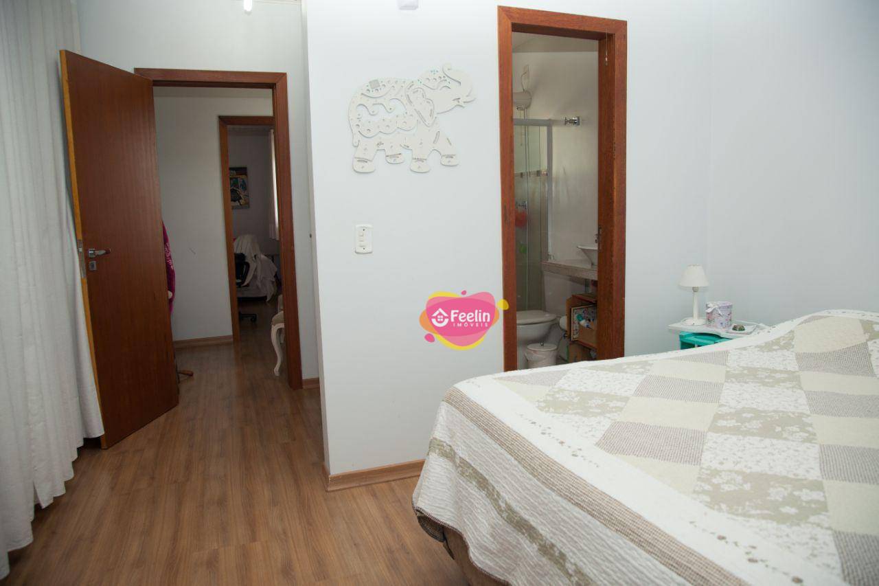 Casa à venda com 4 quartos, 200m² - Foto 13