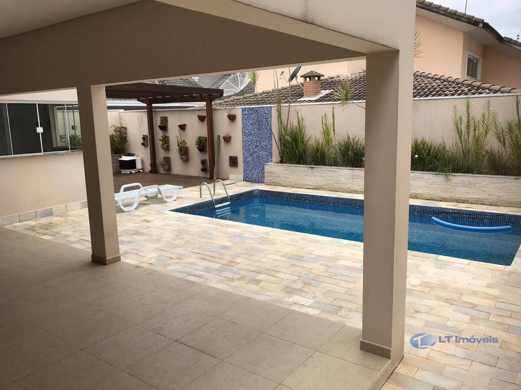 Casa de Condomínio para alugar com 4 quartos, 360m² - Foto 21