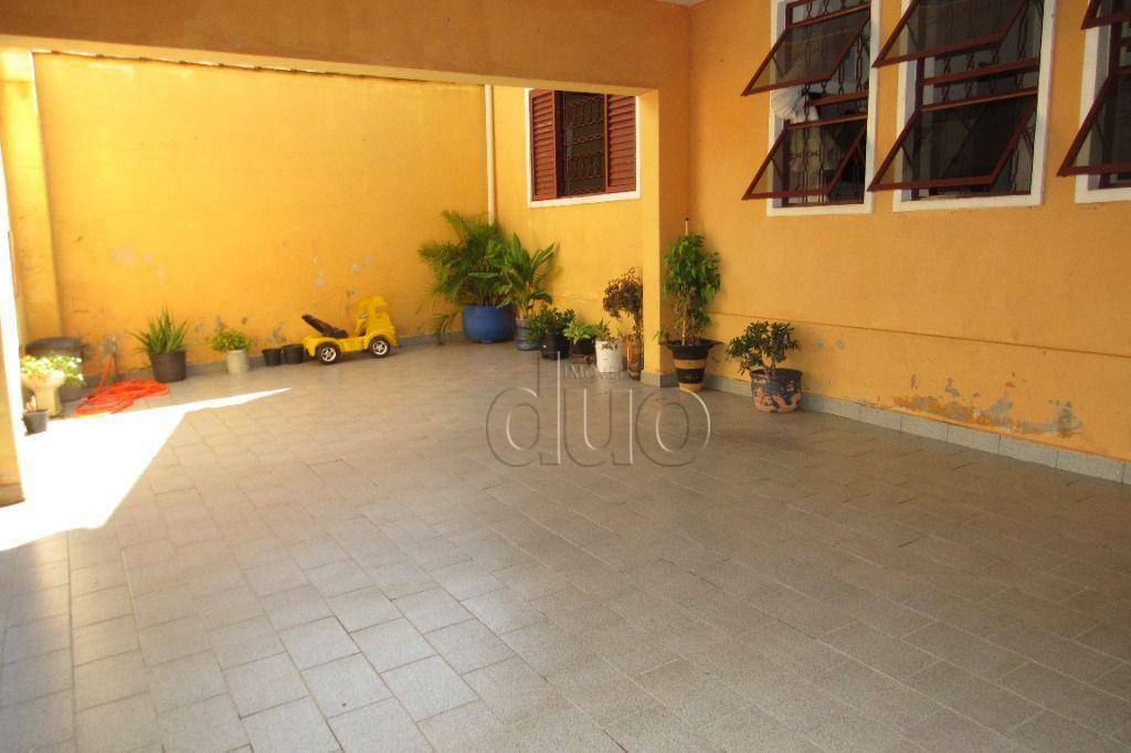 Casa à venda com 5 quartos, 185m² - Foto 2