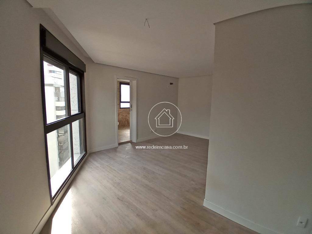 Apartamento à venda com 4 quartos, 186m² - Foto 13