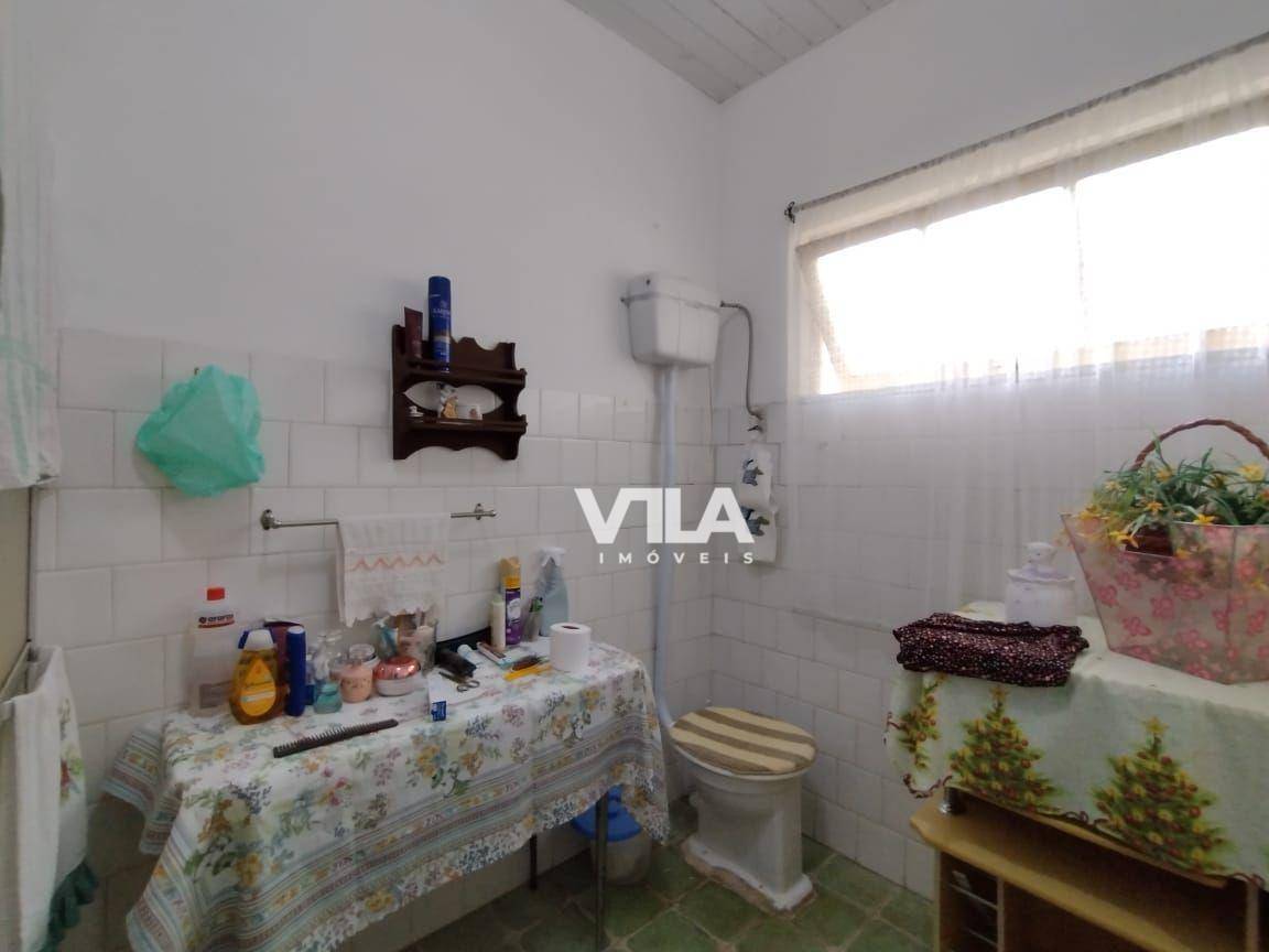 Casa à venda com 6 quartos, 245m² - Foto 29