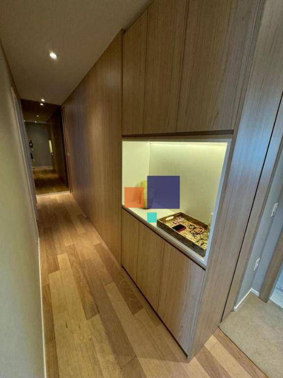 Apartamento à venda com 3 quartos, 200m² - Foto 26