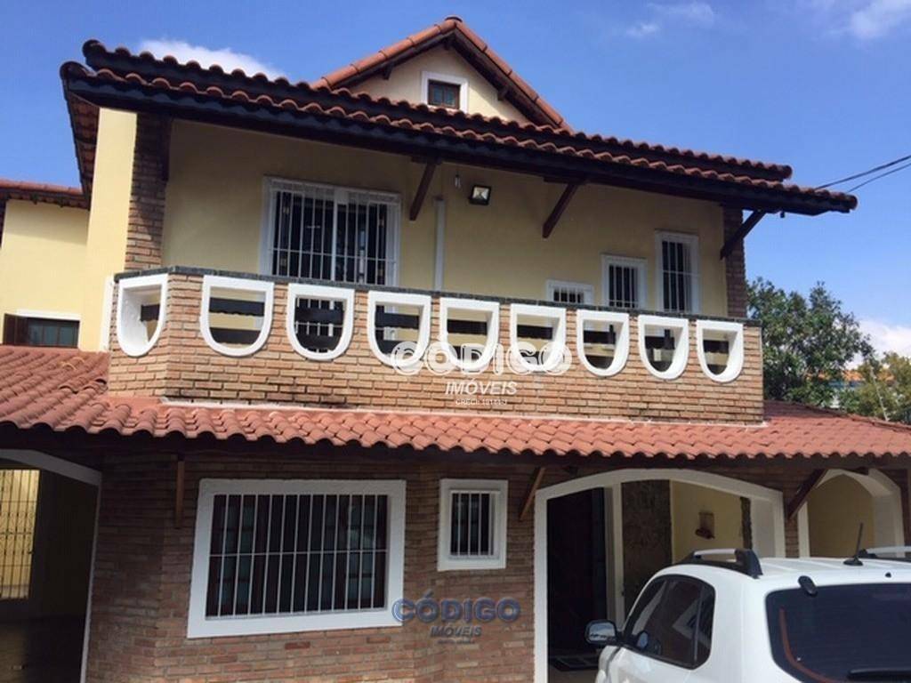 Sobrado à venda com 4 quartos, 283m² - Foto 1