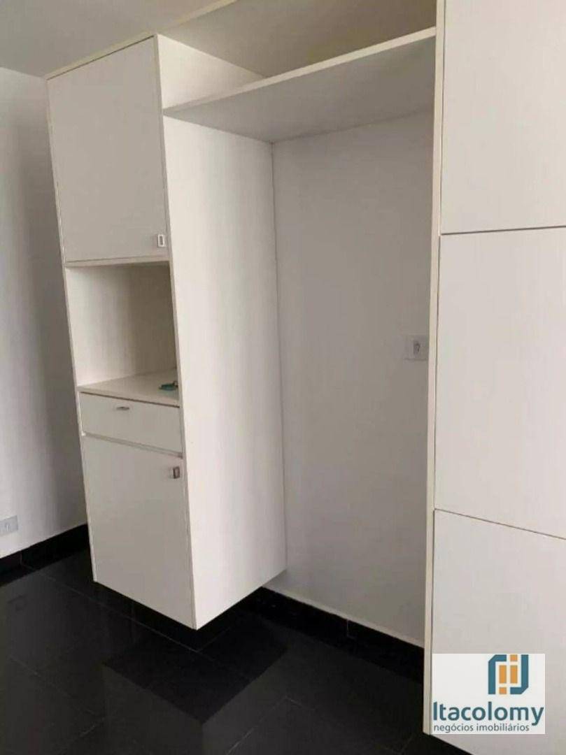 Casa de Condomínio para alugar com 3 quartos, 318m² - Foto 12