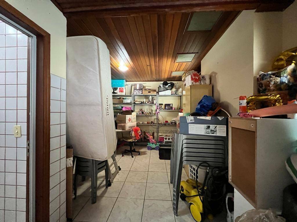 Casa de Condomínio à venda com 3 quartos, 360m² - Foto 11