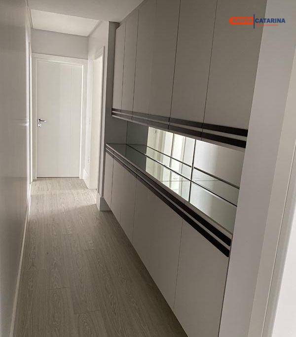 Apartamento à venda com 4 quartos, 237m² - Foto 17