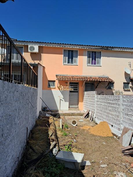 Casa à venda com 2 quartos, 52m² - Foto 3