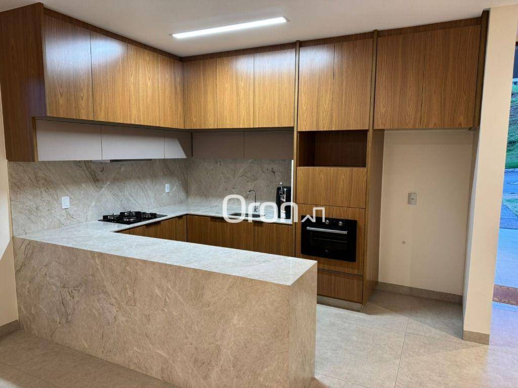 Sobrado à venda com 5 quartos, 260m² - Foto 3