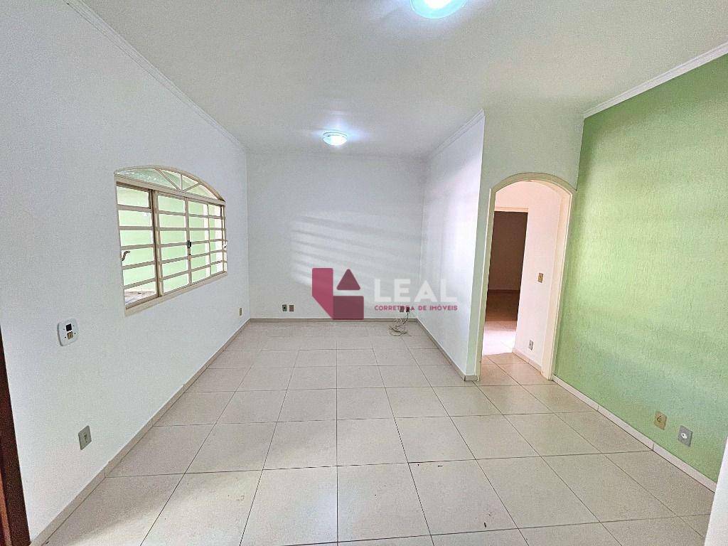 Casa à venda com 3 quartos, 223m² - Foto 17