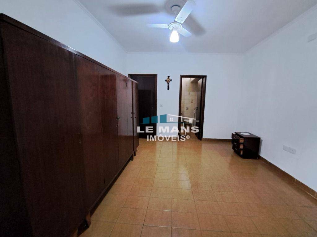 Casa à venda com 4 quartos, 250m² - Foto 13