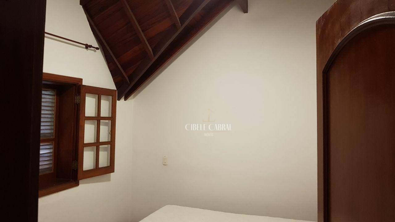 Casa de Condomínio para alugar com 4 quartos, 450m² - Foto 19