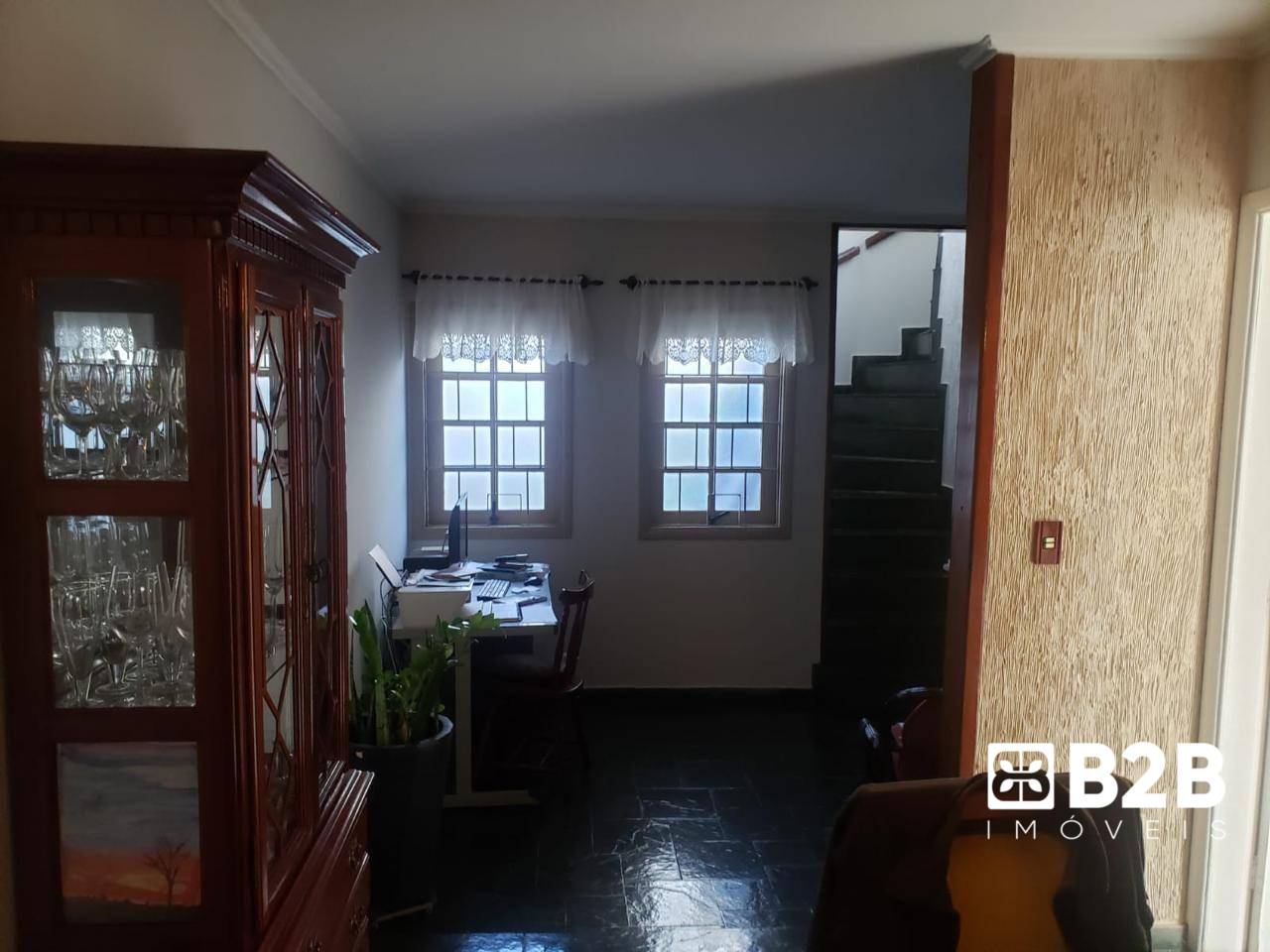 Casa à venda com 3 quartos, 233m² - Foto 3