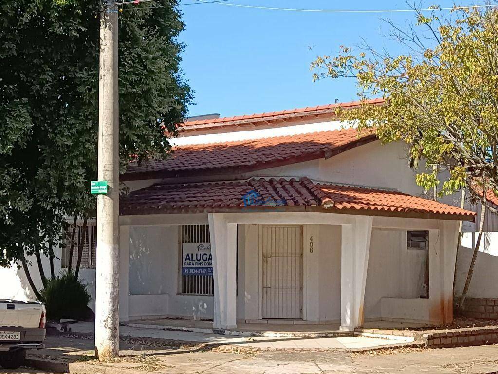 Casa para alugar com 3 quartos, 180m² - Foto 1