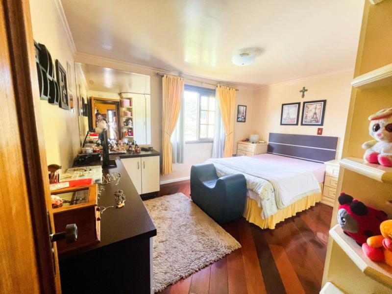 Casa à venda com 3 quartos, 220m² - Foto 3