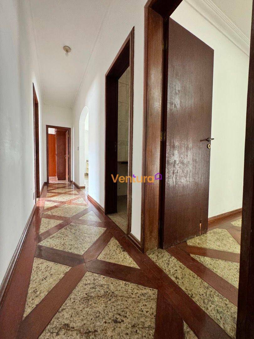 Casa à venda e aluguel com 3 quartos, 215m² - Foto 11