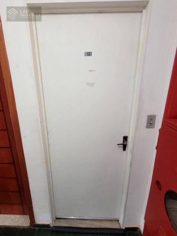Apartamento para alugar com 2 quartos, 10m² - Foto 2