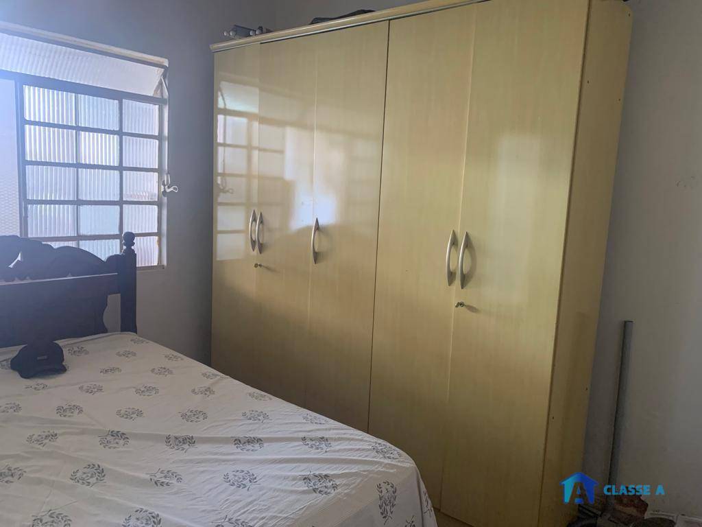 Casa à venda com 6 quartos, 267m² - Foto 14