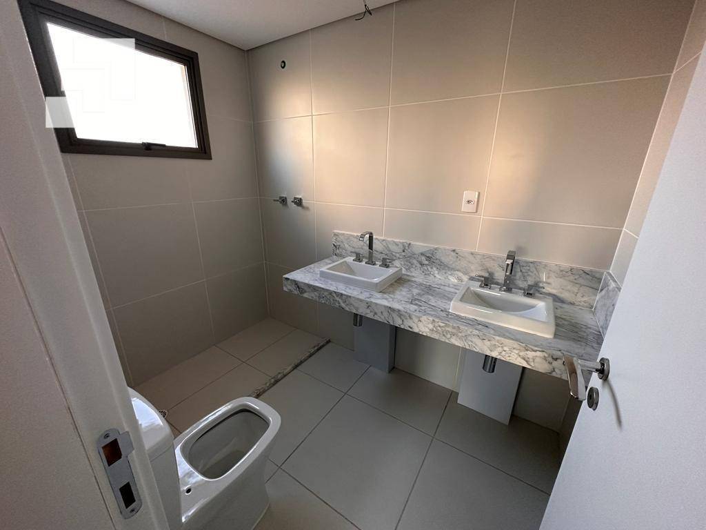 Apartamento à venda com 4 quartos, 156m² - Foto 11