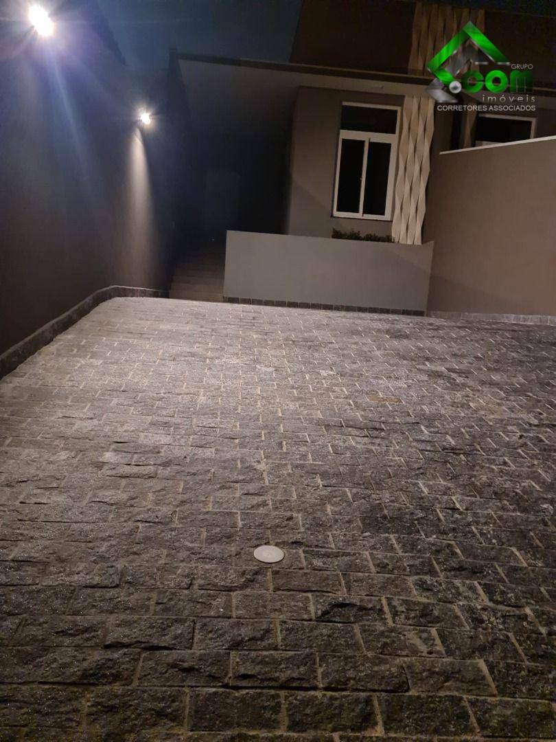 Casa à venda com 3 quartos, 138m² - Foto 2