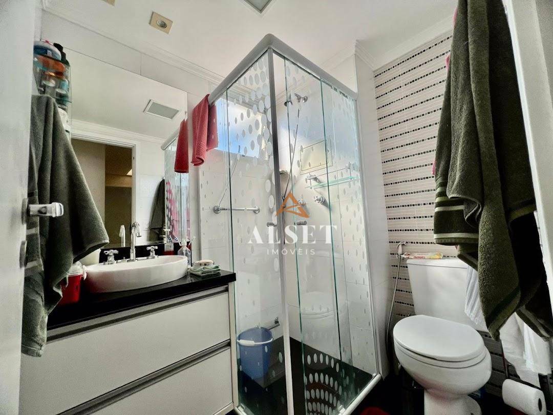 Apartamento à venda com 3 quartos, 113m² - Foto 11