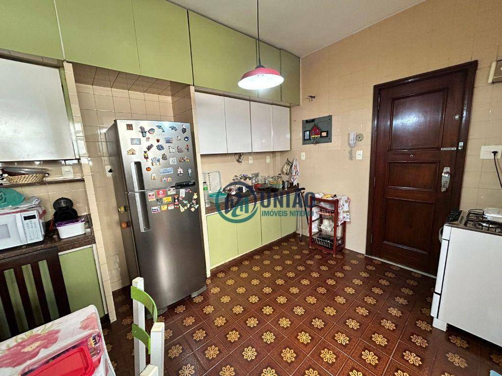 Apartamento à venda com 3 quartos, 204m² - Foto 15