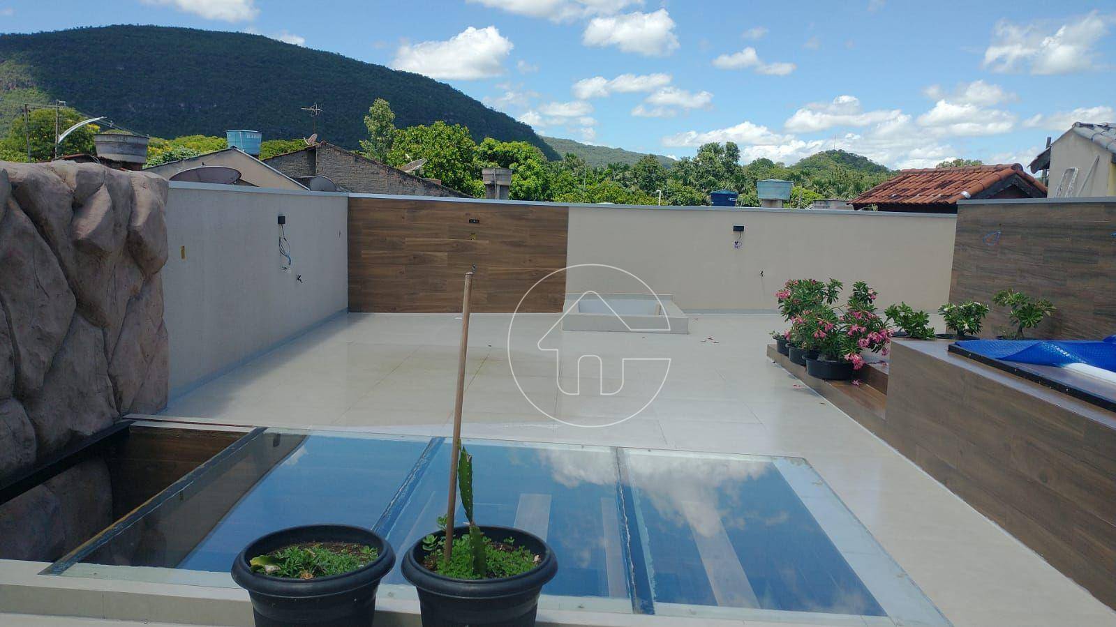 Casa à venda e aluguel com 4 quartos, 400m² - Foto 1