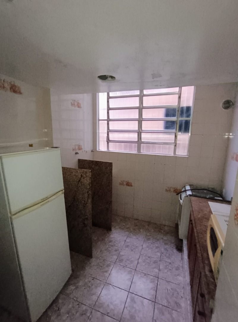 Apartamento à venda com 3 quartos, 85m² - Foto 2