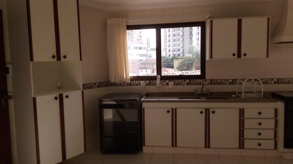 Apartamento à venda com 4 quartos, 223m² - Foto 8