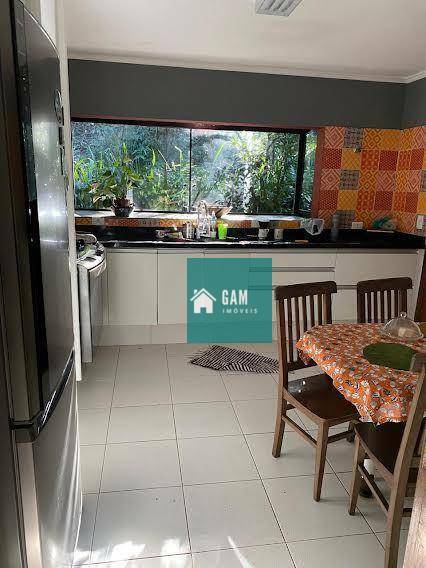 Casa de Condomínio para alugar com 3 quartos, 250m² - Foto 17