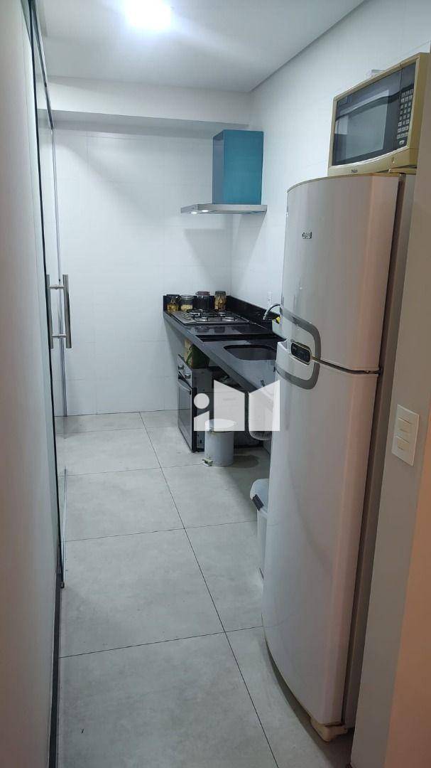 Apartamento para alugar com 2 quartos, 65m² - Foto 13