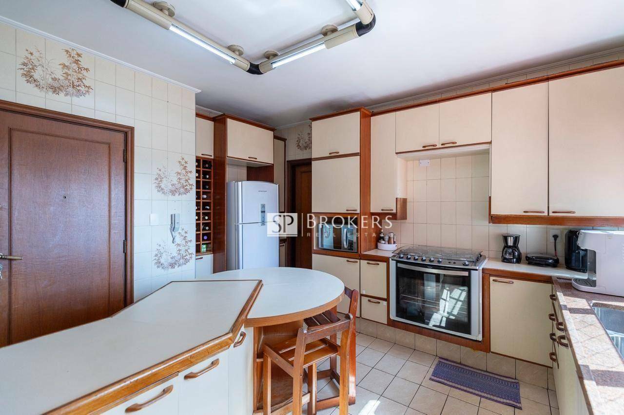 Apartamento à venda com 4 quartos, 181m² - Foto 8