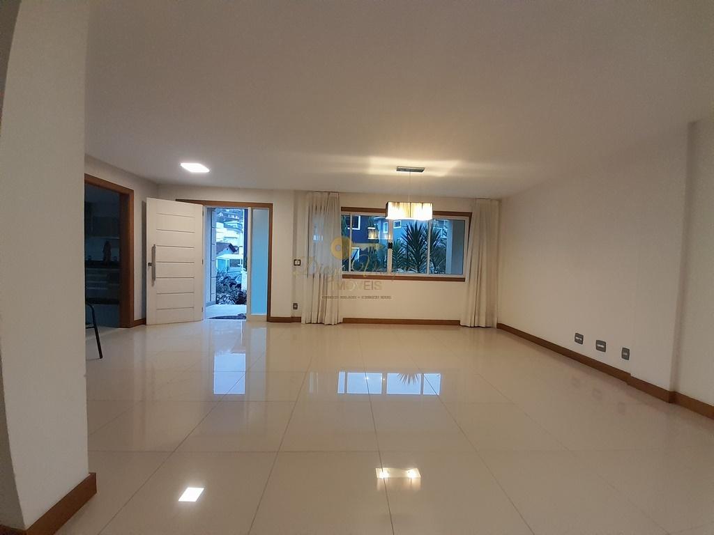 Casa de Condomínio para alugar com 3 quartos, 350m² - Foto 8