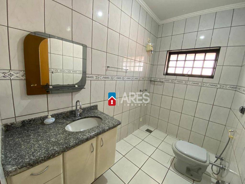 Casa para alugar com 3 quartos, 189m² - Foto 7