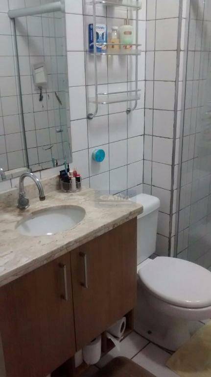 Apartamento à venda com 2 quartos, 69m² - Foto 11