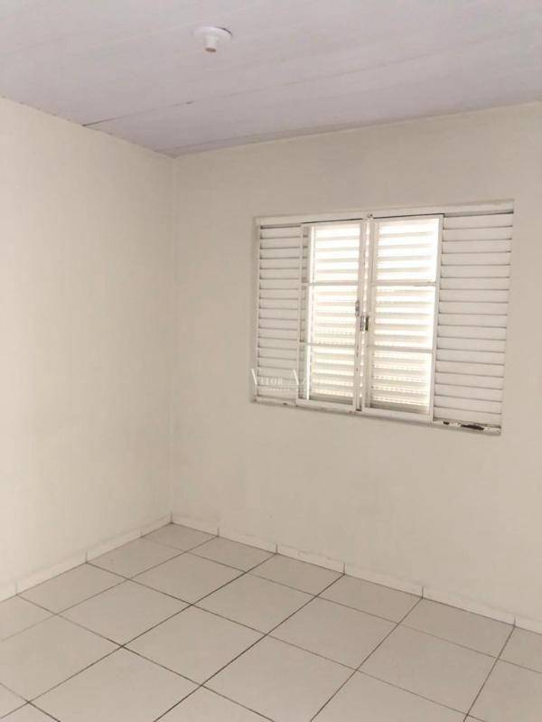 Casa à venda com 2 quartos, 70m² - Foto 6
