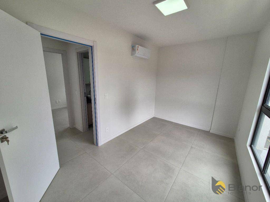 Apartamento para alugar com 2 quartos, 56m² - Foto 13