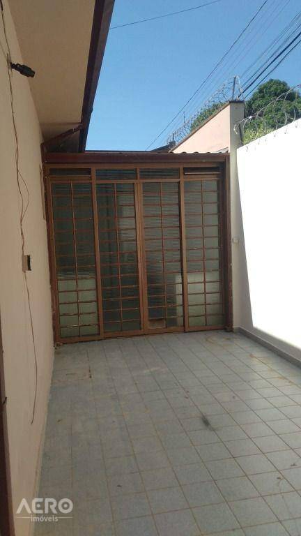 Casa à venda com 3 quartos, 136m² - Foto 16