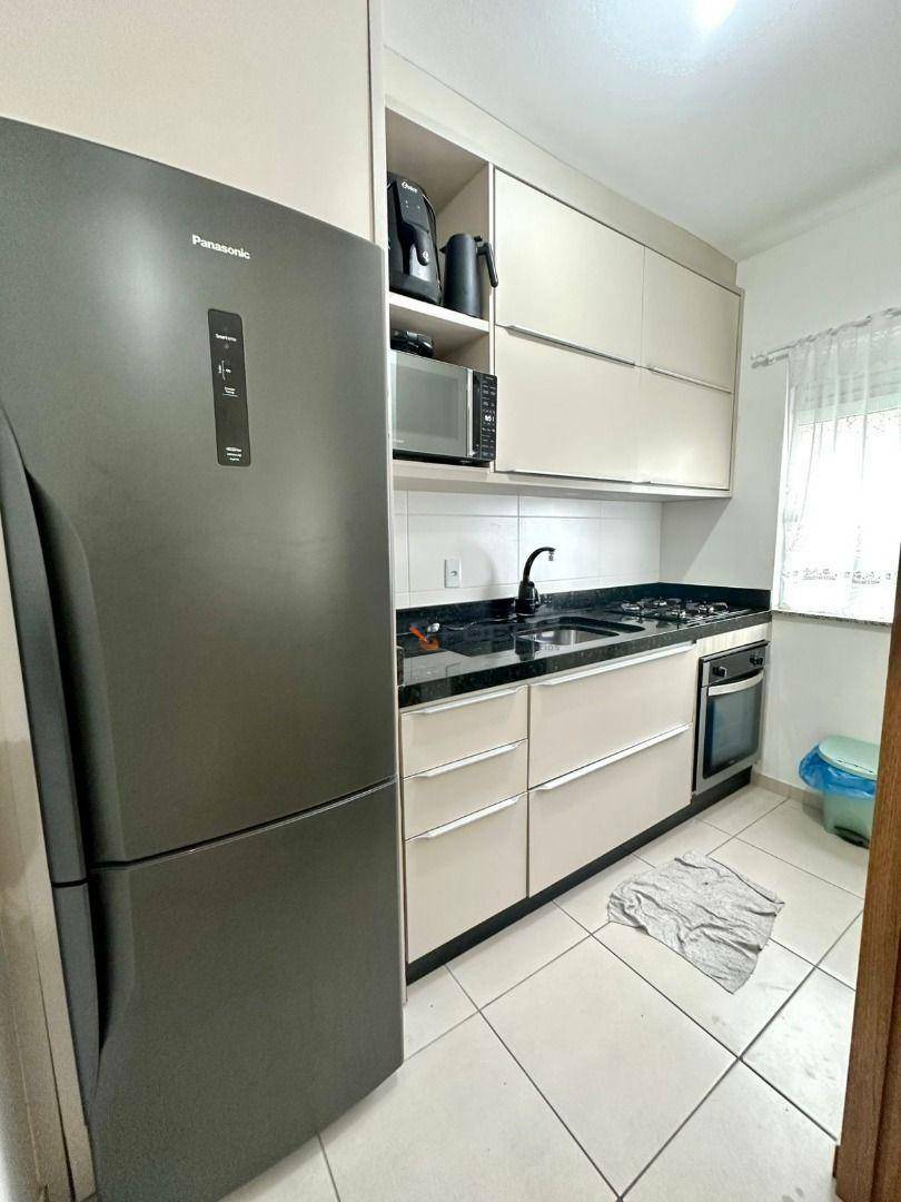 Apartamento à venda com 2 quartos, 62m² - Foto 4