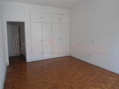 Apartamento à venda com 3 quartos, 256m² - Foto 11