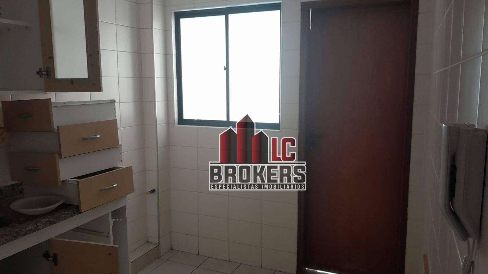 Apartamento à venda com 2 quartos, 65m² - Foto 20