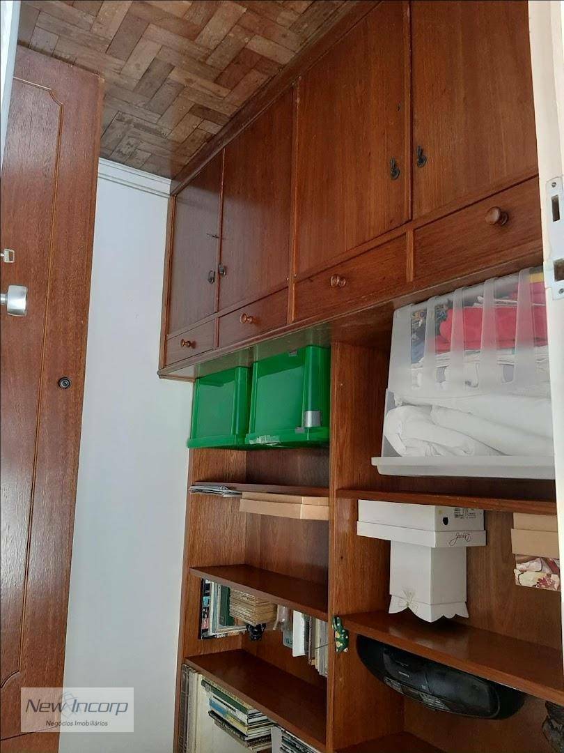 Apartamento à venda com 4 quartos, 220m² - Foto 32