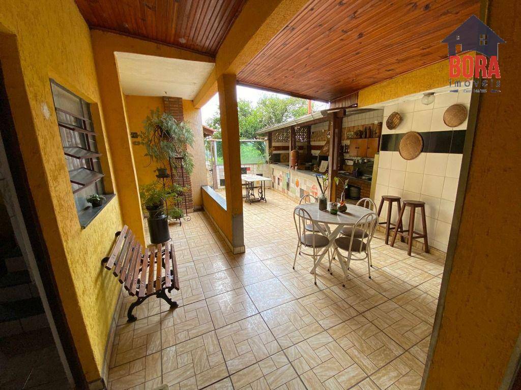 Casa à venda com 3 quartos, 200m² - Foto 5