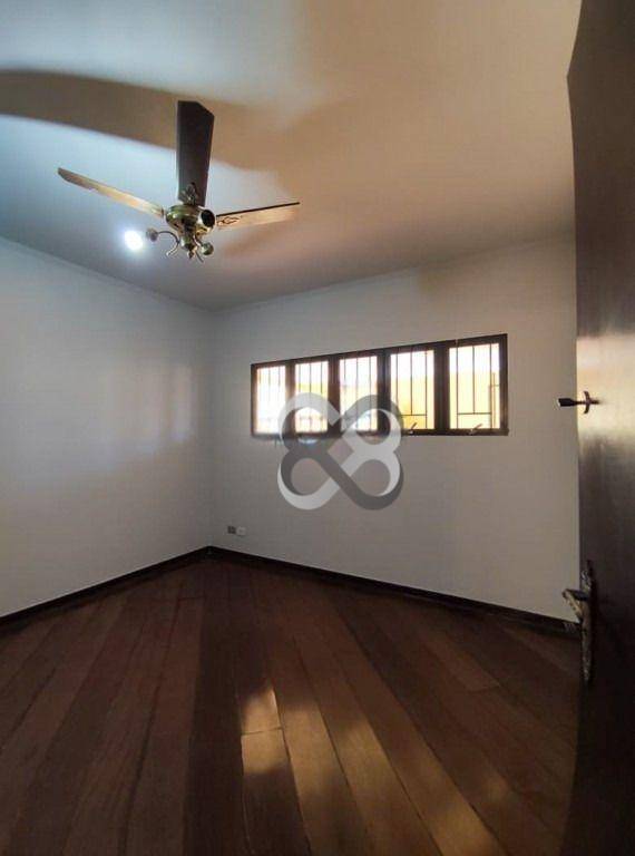 Casa à venda com 4 quartos, 258m² - Foto 15