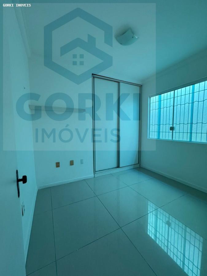 Casa à venda com 3 quartos, 105m² - Foto 19