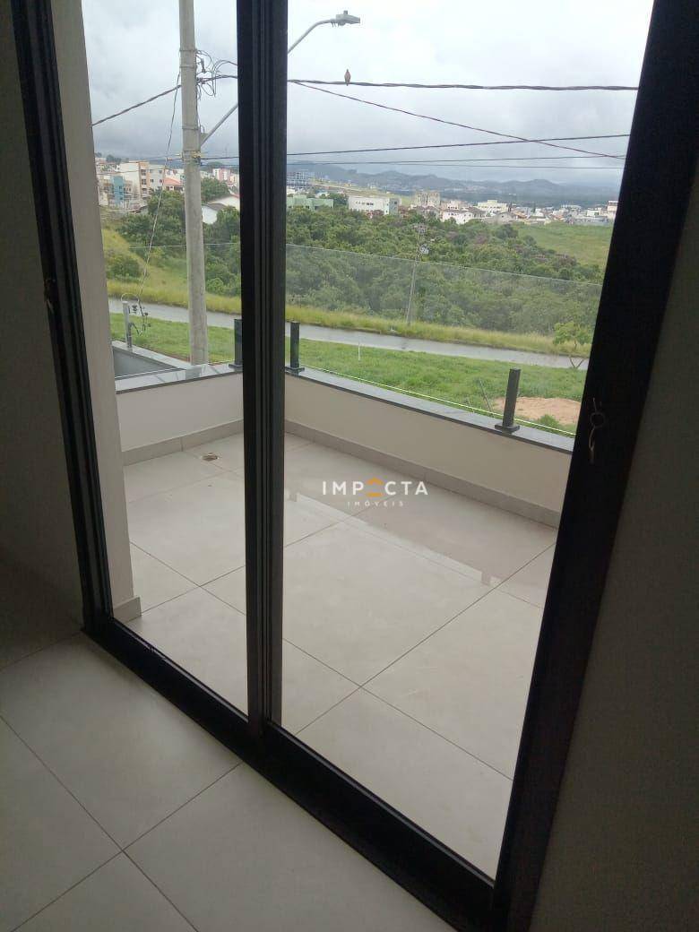 Casa à venda com 3 quartos, 202m² - Foto 5