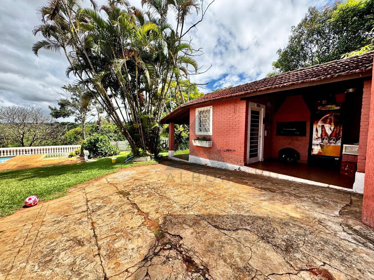 Chácara, 3 quartos, 2500 m² - Foto 1