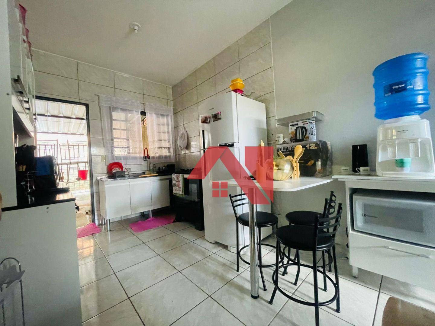 Casa à venda com 3 quartos, 68m² - Foto 5