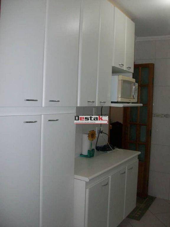 Apartamento à venda com 3 quartos, 80m² - Foto 2