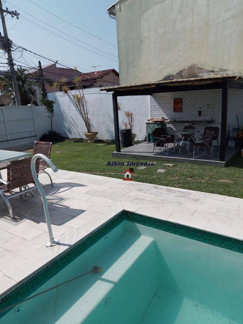 Casa à venda com 3 quartos, 205m² - Foto 7